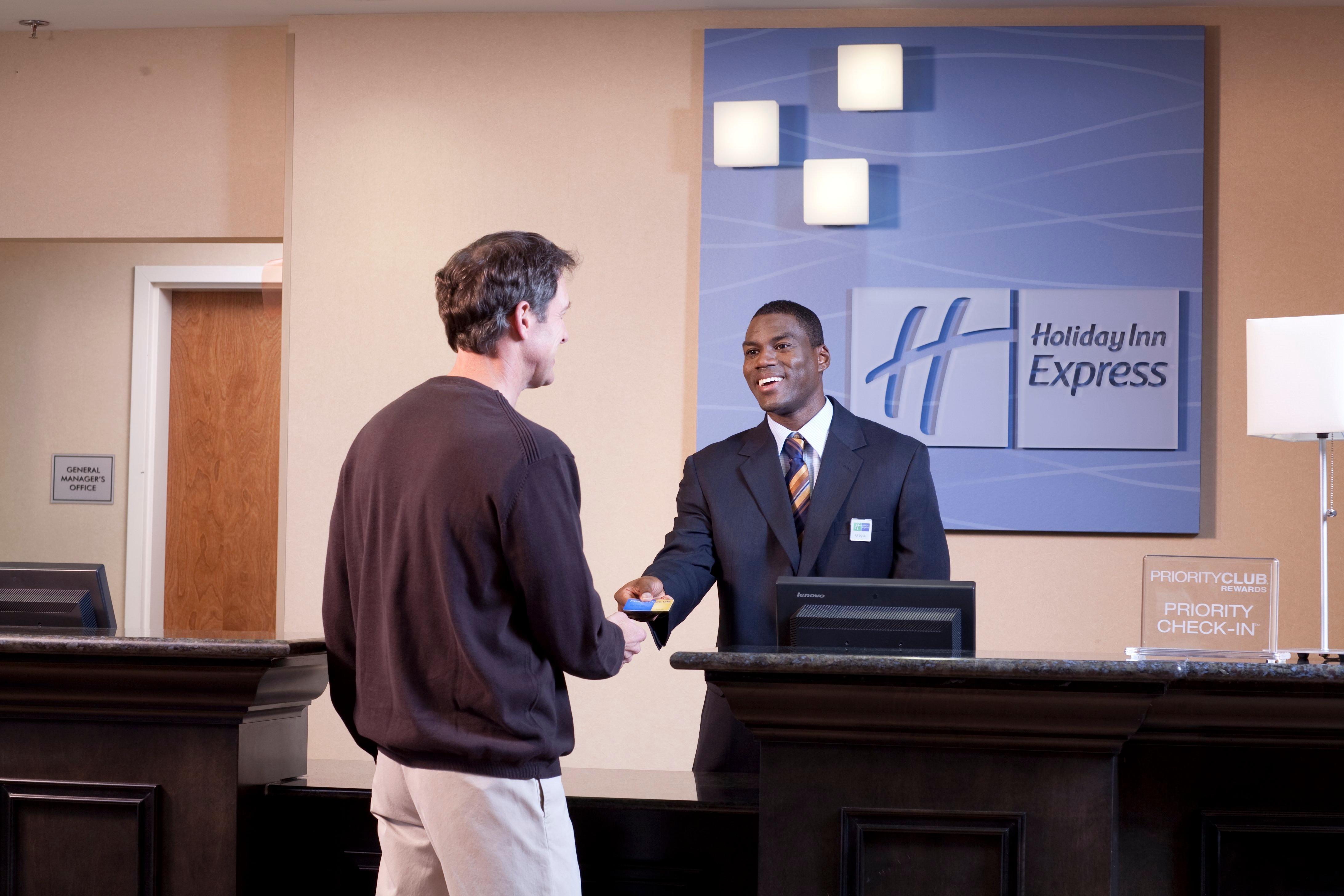 Holiday Inn Express Newton By Ihg Intérieur photo